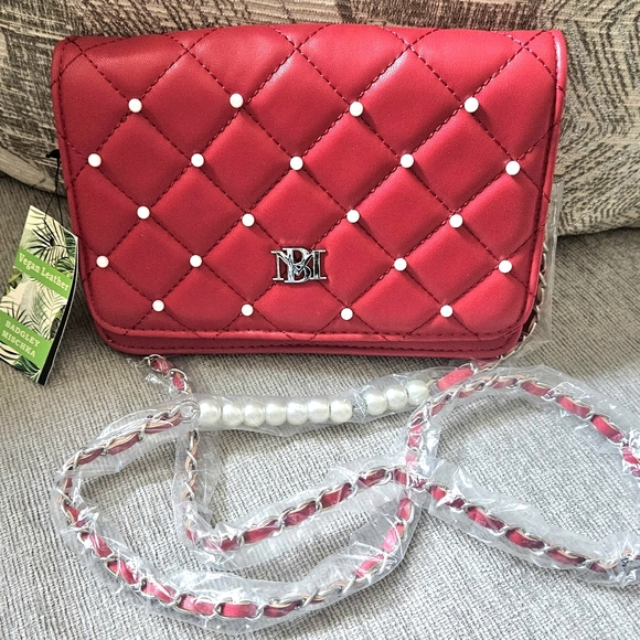 NWT Badgley Mischka Red Quilted Crossbody Bag with Pearl Accents - Picture 4 of 12